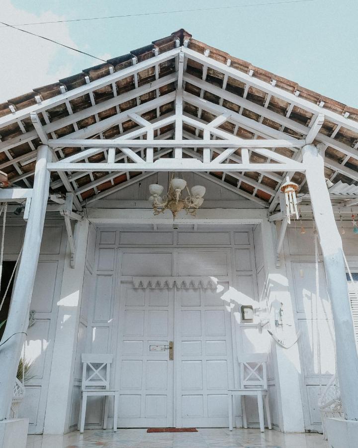 Roemah Renjana Yogyakarta Hotell Exteriör bild