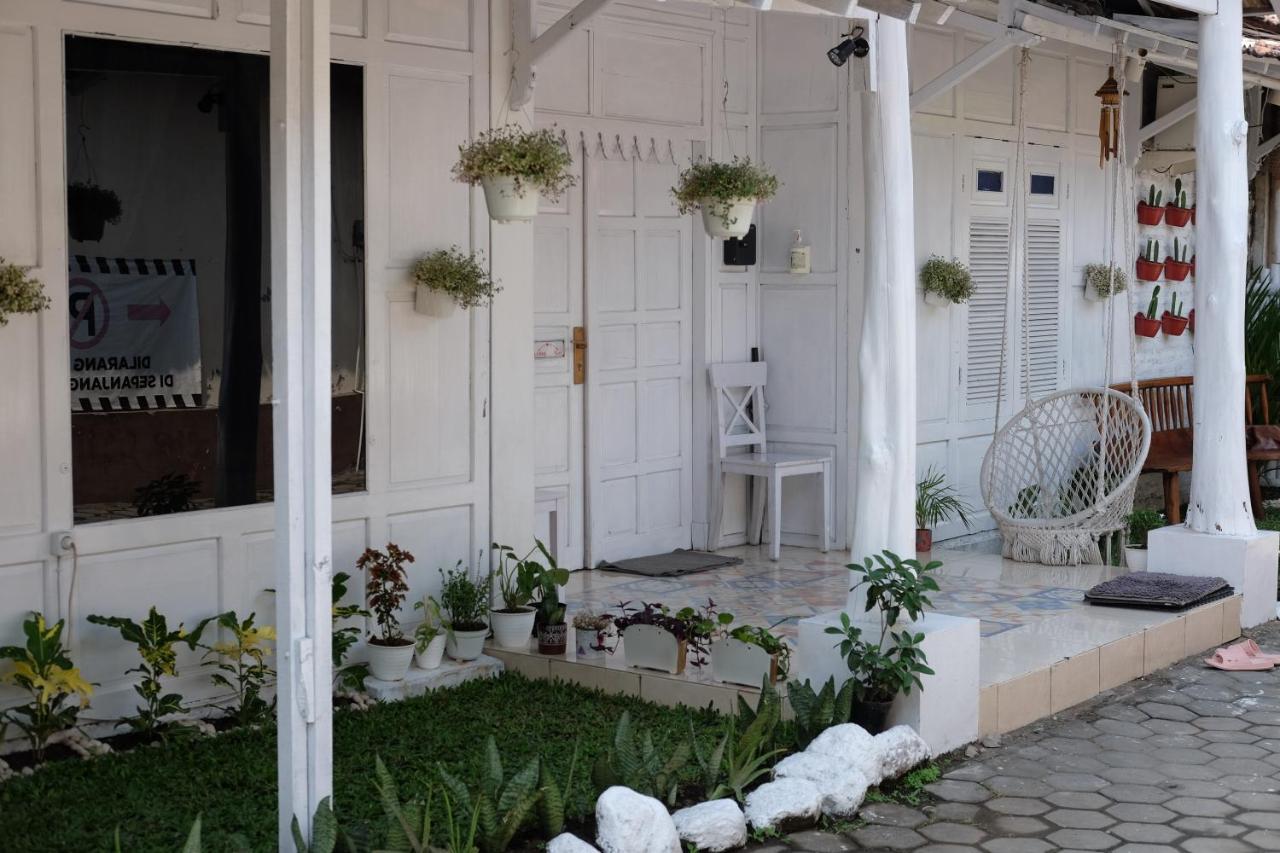 Roemah Renjana Yogyakarta Hotell Exteriör bild